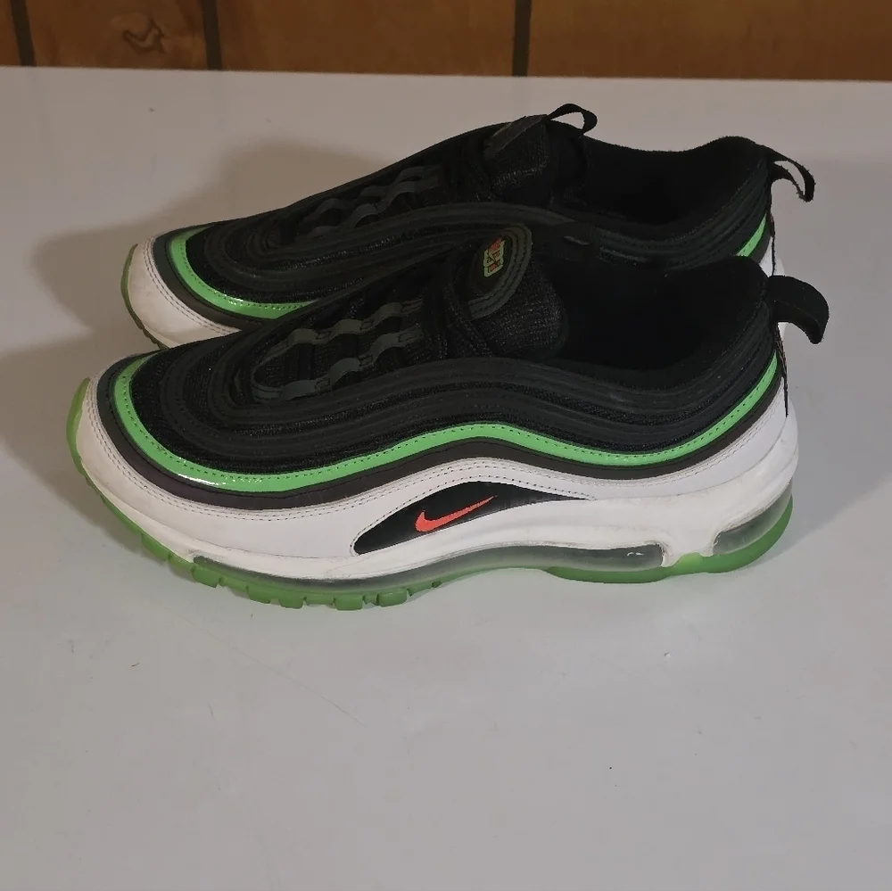 NIKE AIR MAX 97 (GS) Black Bright Crimson-White Sz. 5 Youth Sneakers
